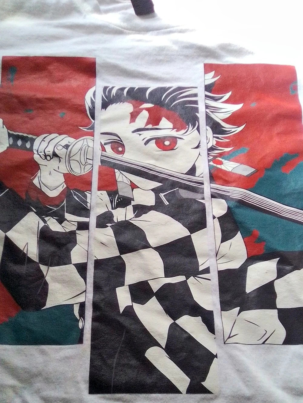 Gildan Demon Slayer Tanjiro Kamado Graphic T-Shirt Tee White & Black Small